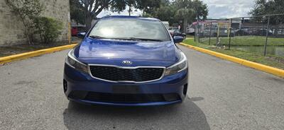 2017 Kia Forte LX   - Photo 2 - Orlando, FL 32837