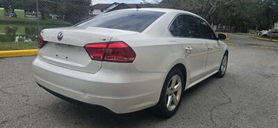 2013 Volkswagen Passat SE   - Photo 6 - Orlando, FL 32837