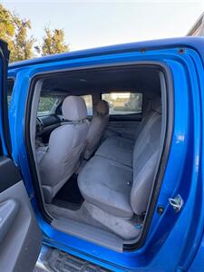 2005 Toyota Tacoma PreRunner V6   - Photo 11 - Orlando, FL 32837