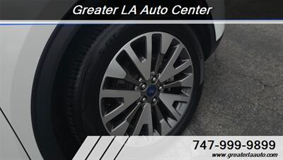 2020 Ford Escape Hybrid Titanium   - Photo 17 - Sun Valley, CA 91352
