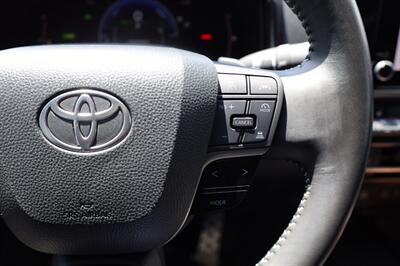 2025 Toyota Camry SE - Photo 14 - Sun Valley, CA 91352