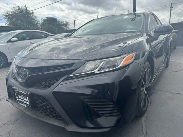 2020 Toyota Camry SE   - Photo 1 - Sun Valley, CA 91352
