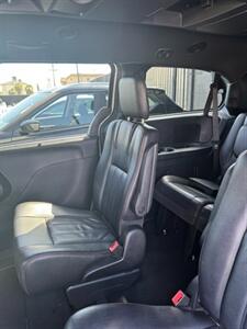 2019 Dodge Grand Caravan GT   - Photo 11 - Sun Valley, CA 91352