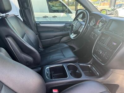 2019 Dodge Grand Caravan GT   - Photo 25 - Sun Valley, CA 91352