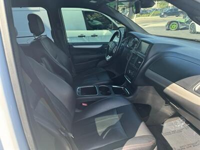 2019 Dodge Grand Caravan GT   - Photo 27 - Sun Valley, CA 91352