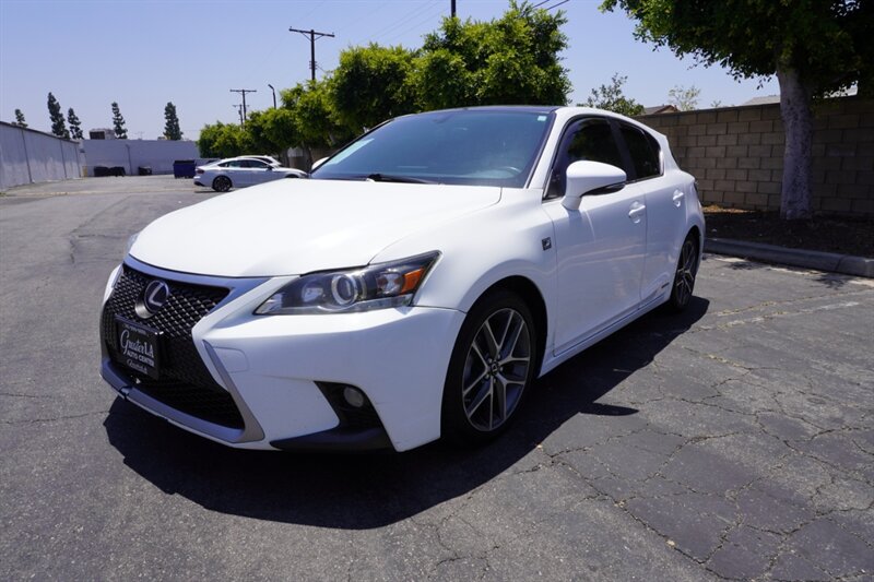 2015 Lexus CT 200h   - Photo 1 - Sun Valley, CA 91352