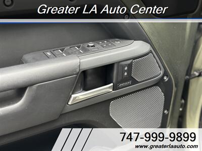 2020 Land Rover Defender 110 X   - Photo 16 - Sun Valley, CA 91352