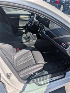 2023 BMW 5 Series 530e - Photo 28 - Sun Valley, CA 91352