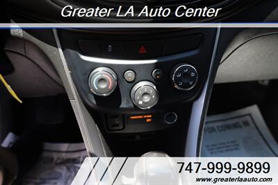 2021 Ford Explorer XLT   - Photo 16 - Sun Valley, CA 91352