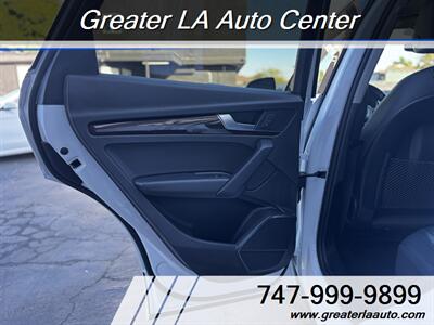 2020 Audi Q5 quattro Premium 45 TFSI   - Photo 24 - Sun Valley, CA 91352