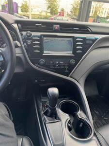 2018 Toyota Camry SE   - Photo 19 - Sun Valley, CA 91352