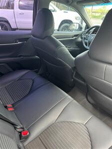 2018 Toyota Camry SE   - Photo 15 - Sun Valley, CA 91352