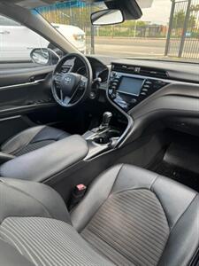 2018 Toyota Camry SE   - Photo 14 - Sun Valley, CA 91352