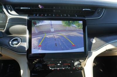 2024 Jeep Grand Cherokee 4xe - Photo 12 - Sun Valley, CA 91352