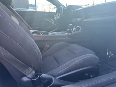2021 Chevrolet Camaro LT   - Photo 17 - Sun Valley, CA 91352