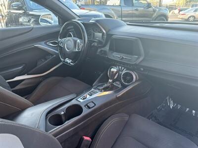 2021 Chevrolet Camaro LT   - Photo 19 - Sun Valley, CA 91352