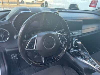 2021 Chevrolet Camaro LT   - Photo 13 - Sun Valley, CA 91352