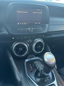 2021 Chevrolet Camaro LT   - Photo 16 - Sun Valley, CA 91352