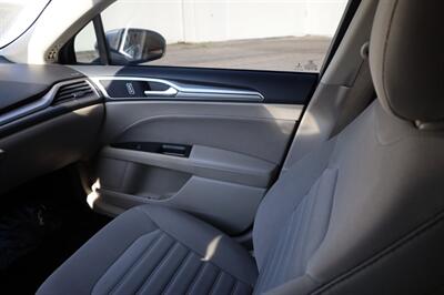 2019 Ford Fusion Hybrid SE - Photo 28 - Sun Valley, CA 91352