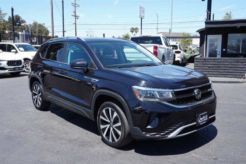 2024 Volkswagen Taos SE  