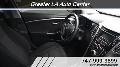 2017 Hyundai ELANTRA GT   - Photo 14 - Sun Valley, CA 91352