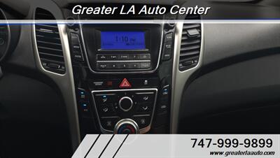 2017 Hyundai ELANTRA GT   - Photo 12 - Sun Valley, CA 91352