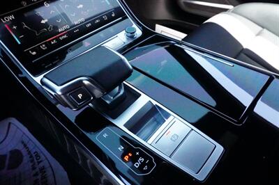 2023 Audi A8 L quattro 55 TFSI - Photo 18 - Sun Valley, CA 91352