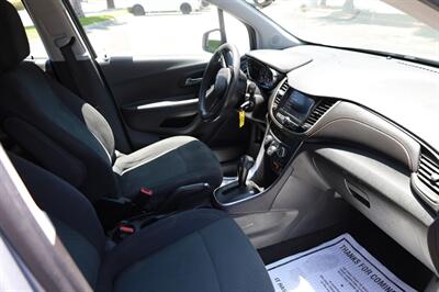 2020 Chevrolet Trax LS   - Photo 20 - Sun Valley, CA 91352