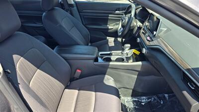 2024 Nissan Altima 2.5 SV - Photo 13 - Sun Valley, CA 91352