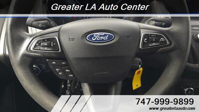 2018 Ford Focus SE   - Photo 17 - Sun Valley, CA 91352