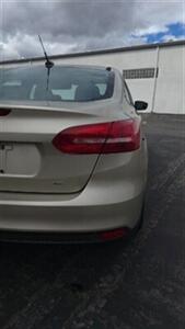 2018 Ford Focus SE   - Photo 14 - Sun Valley, CA 91352