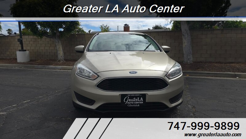 2018 Ford Focus SE   - Photo 1 - Sun Valley, CA 91352