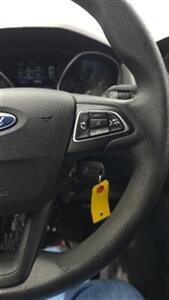 2018 Ford Focus SE   - Photo 19 - Sun Valley, CA 91352