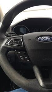 2018 Ford Focus SE   - Photo 18 - Sun Valley, CA 91352