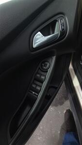 2018 Ford Focus SE   - Photo 25 - Sun Valley, CA 91352