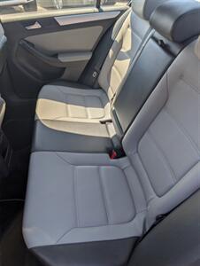 2013 Volkswagen Jetta Hybrid - Photo 14 - Sun Valley, CA 91352