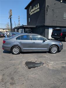 2013 Volkswagen Jetta Hybrid - Photo 5 - Sun Valley, CA 91352
