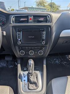 2013 Volkswagen Jetta Hybrid - Photo 19 - Sun Valley, CA 91352