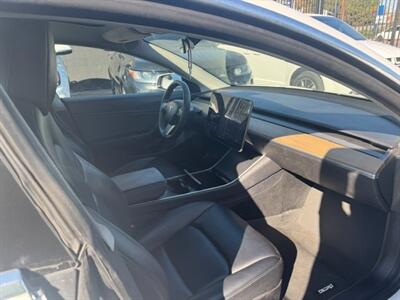 2020 Tesla Model 3 Long Range   - Photo 12 - Sun Valley, CA 91352