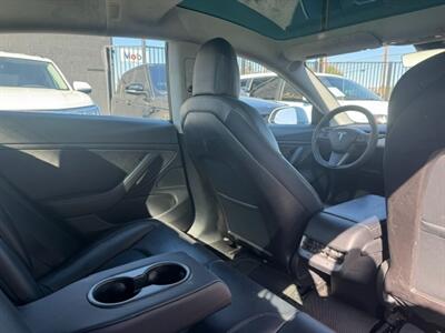 2020 Tesla Model 3 Long Range   - Photo 14 - Sun Valley, CA 91352