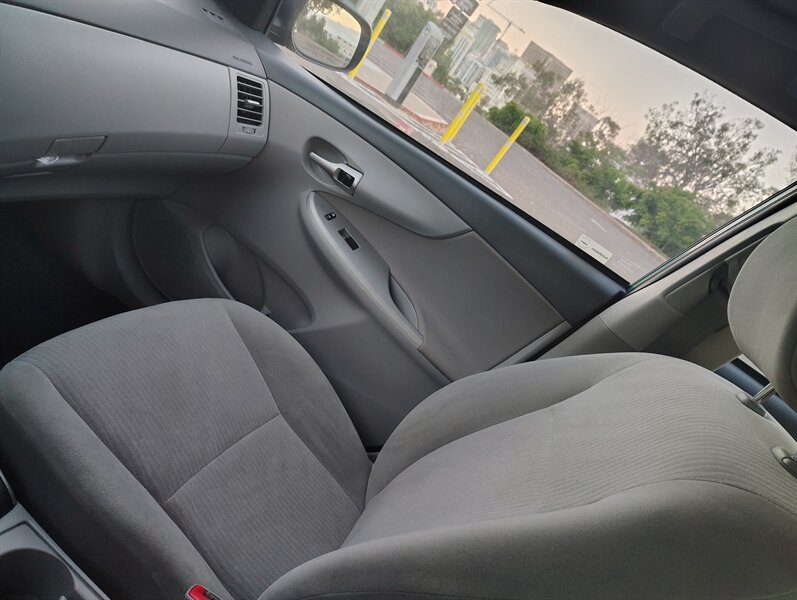 2010 Toyota Corolla LE - Photo 14