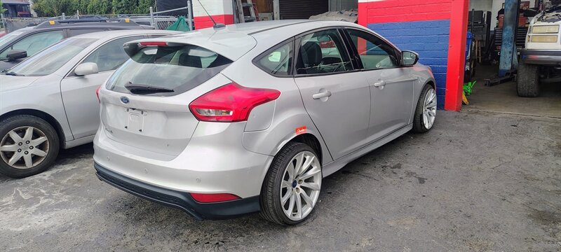 2016 Ford Focus SE - Photo 5 - San Diego, CA 92115