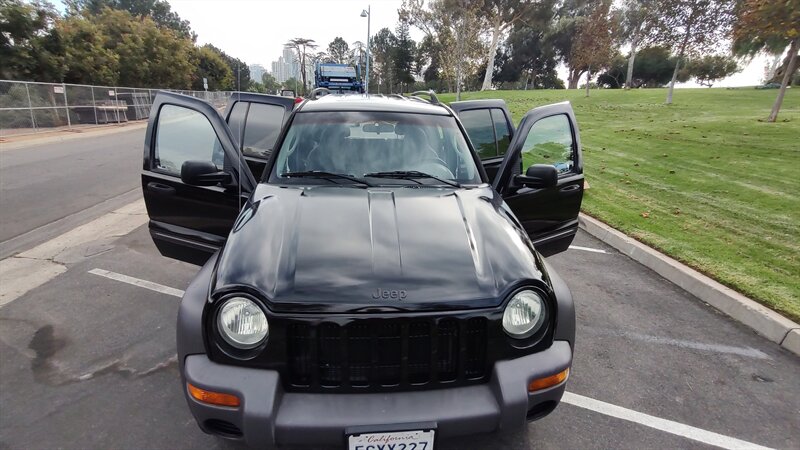 2004 Jeep Liberty Sport  