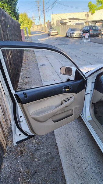 2005 Honda Civic Hybrid CVT - Photo 24