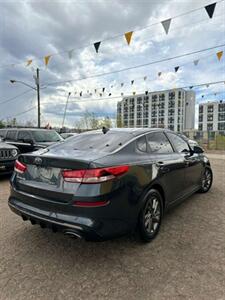 2020 Kia Optima LX   - Photo 3 - Denver, CO 80204