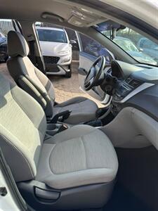 2015 Hyundai ACCENT GLS - Photo 9 - Denver, CO 80204