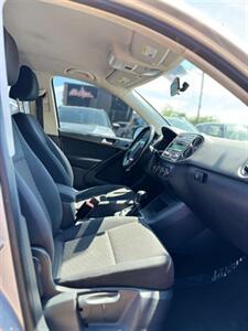 2013 Volkswagen Tiguan S 4Motion - Photo 9 - Denver, CO 80204
