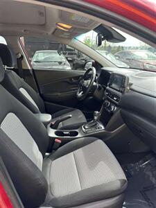 2021 Hyundai KONA SEL   - Photo 11 - Denver, CO 80204