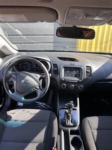 2017 Kia Forte5 LX   - Photo 9 - Denver, CO 80204
