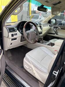 2014 Lexus GX 460   - Photo 9 - Denver, CO 80204